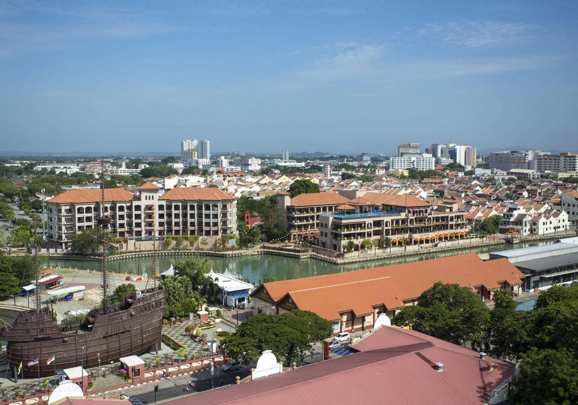 Отель Casa Del Rio Melaka Экстерьер фото