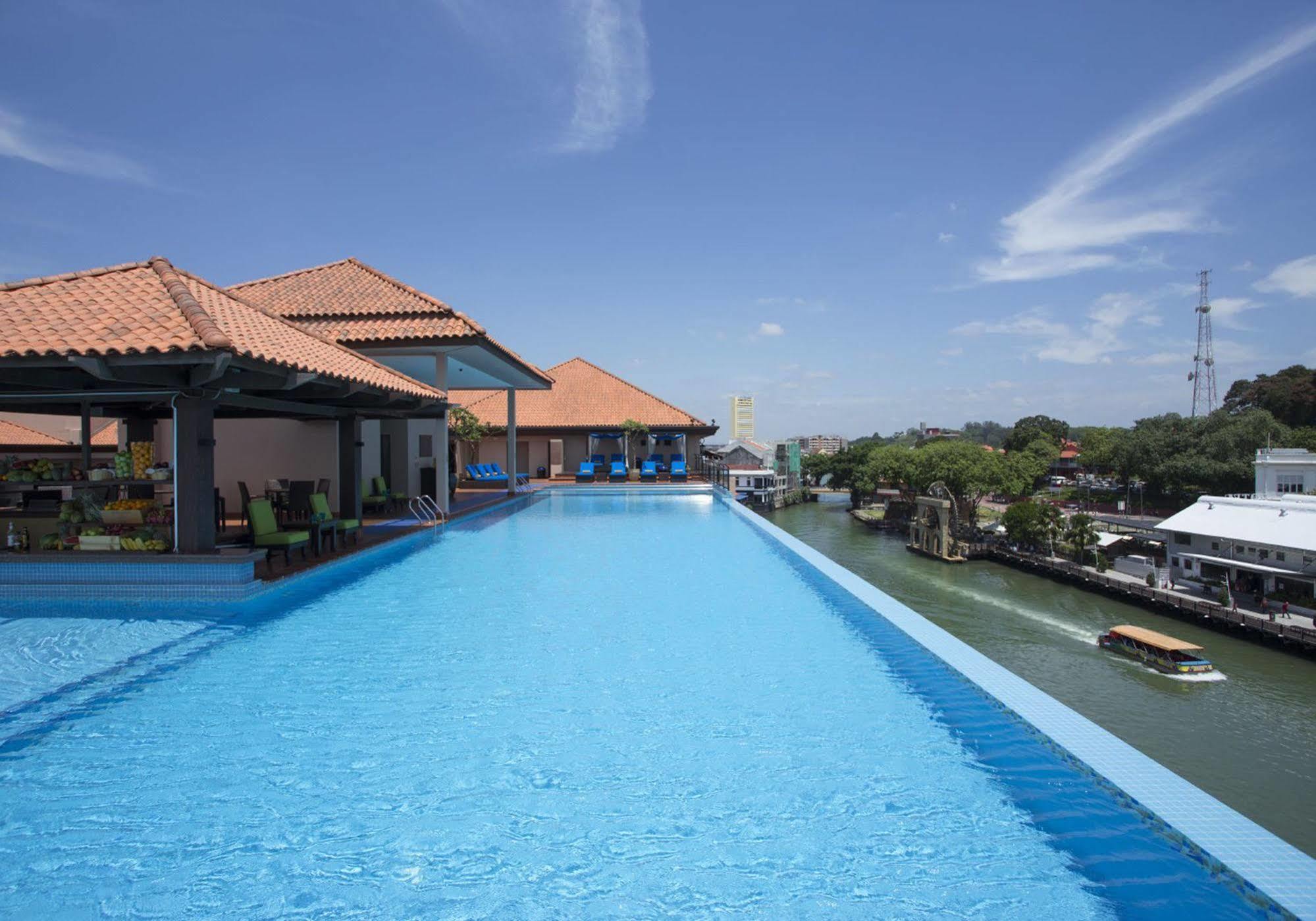 Отель Casa Del Rio Melaka Экстерьер фото