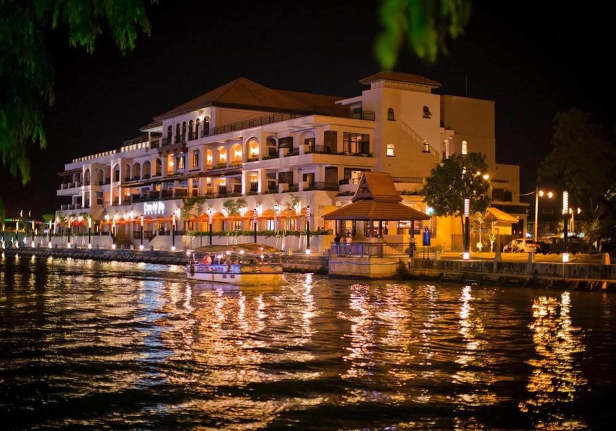 Отель Casa Del Rio Melaka Экстерьер фото