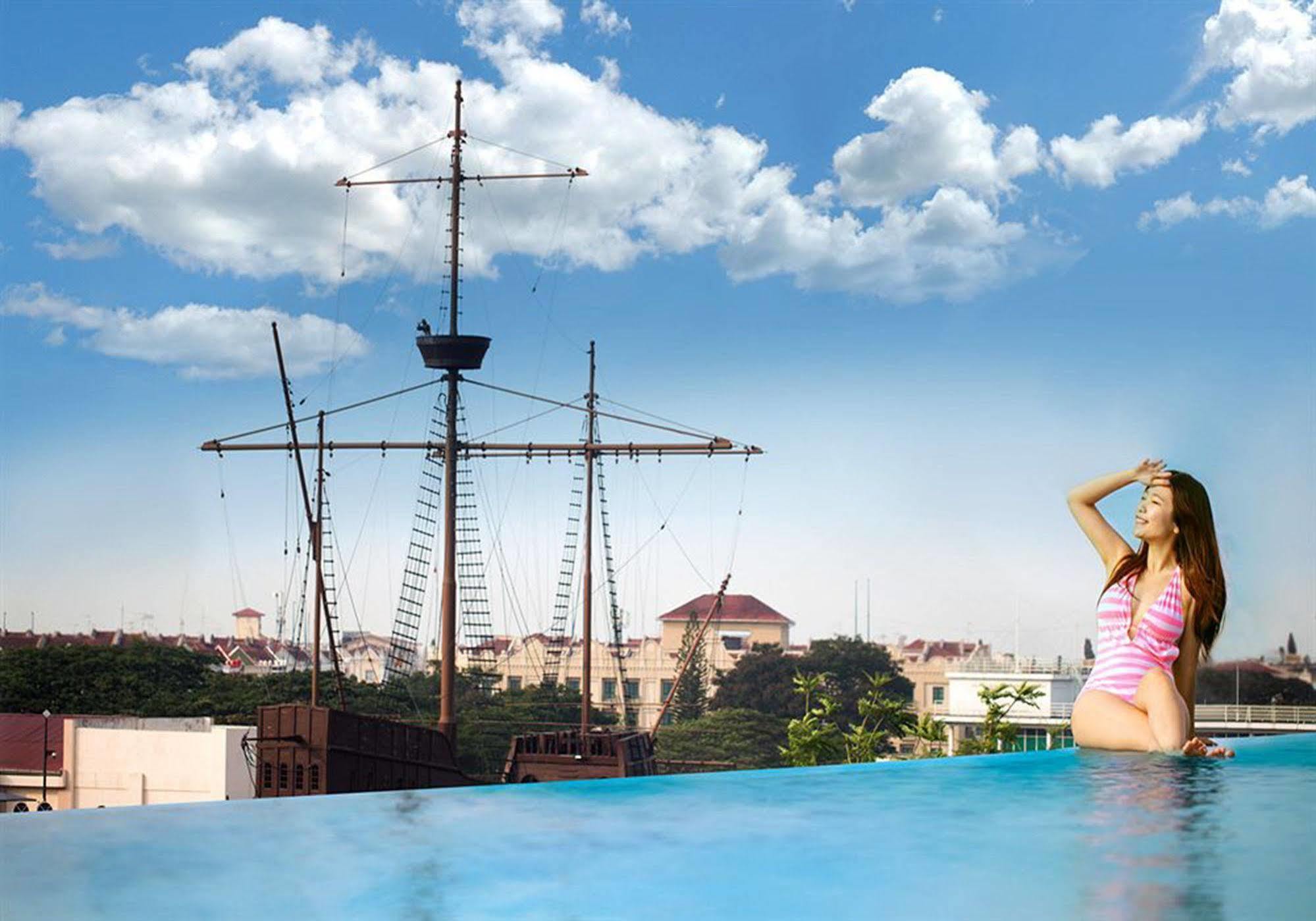 Отель Casa Del Rio Melaka Экстерьер фото