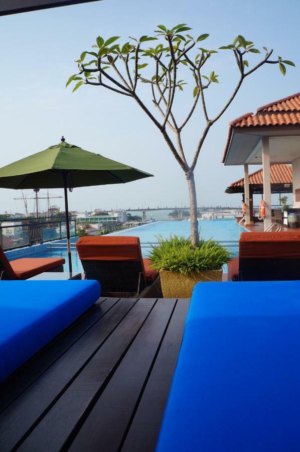 Отель Casa Del Rio Melaka Экстерьер фото